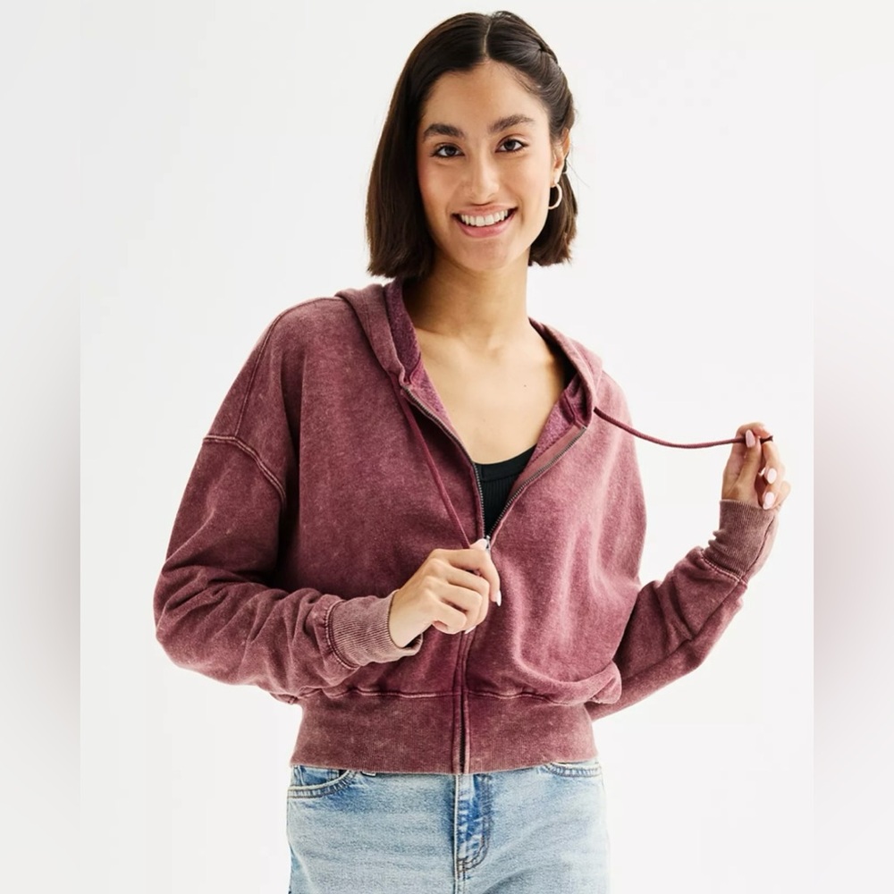 Maroon sweatshirt. Zip up hoodie, cropped. SO NWT